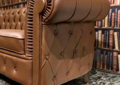 Classic Deluxe chesterfield kanapé karfa