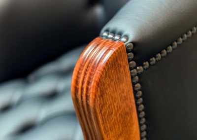 directors chesterfield bőr fotel