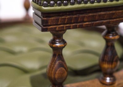 Captains Chair chesterfield forgószék karfa