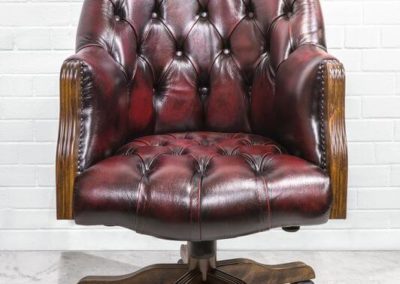 Directors chesterfield forgószék