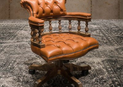 Captains Chair chesterfield forgoszek Tosca Saddle
